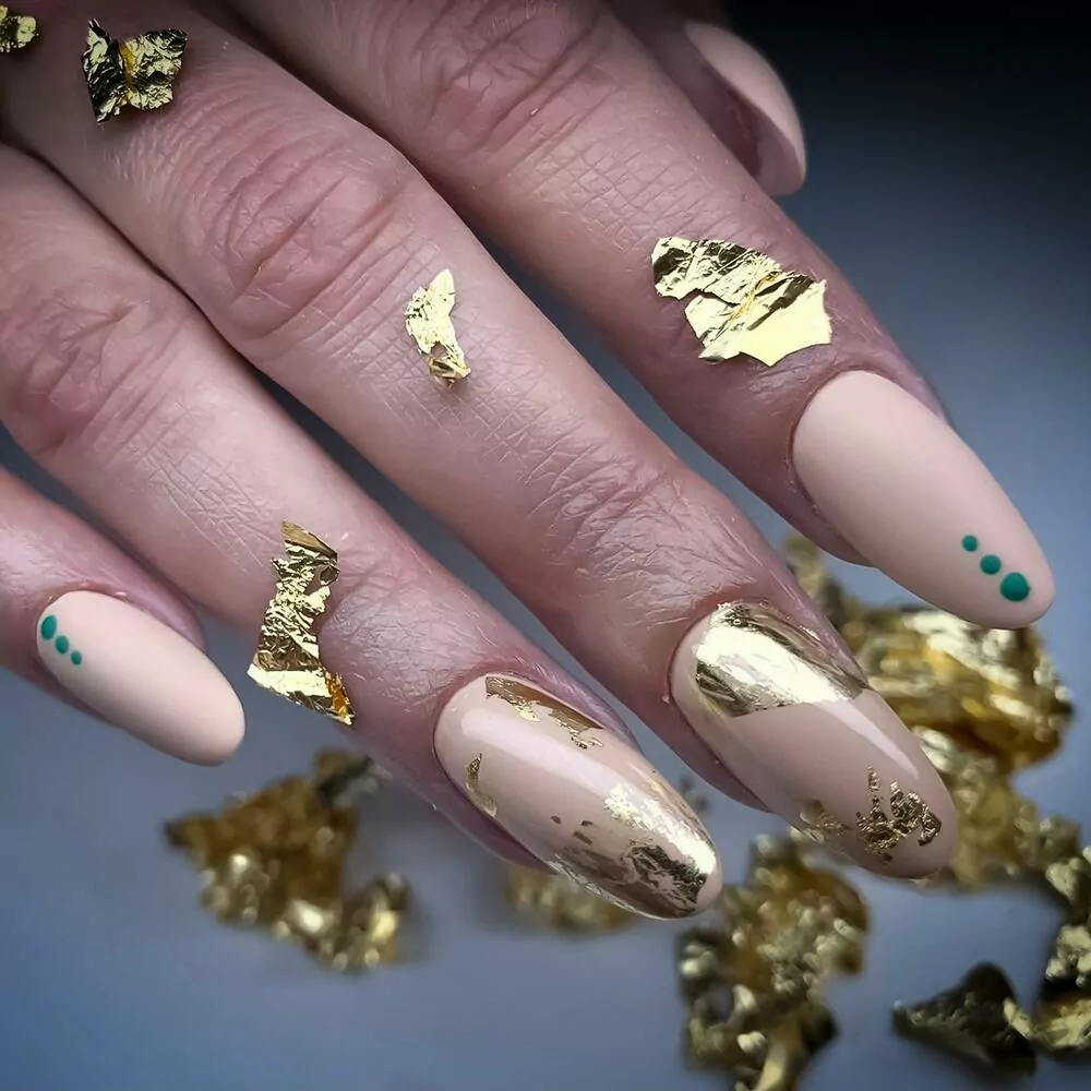 Gold Flakes - zdobicí vločky, zlatá